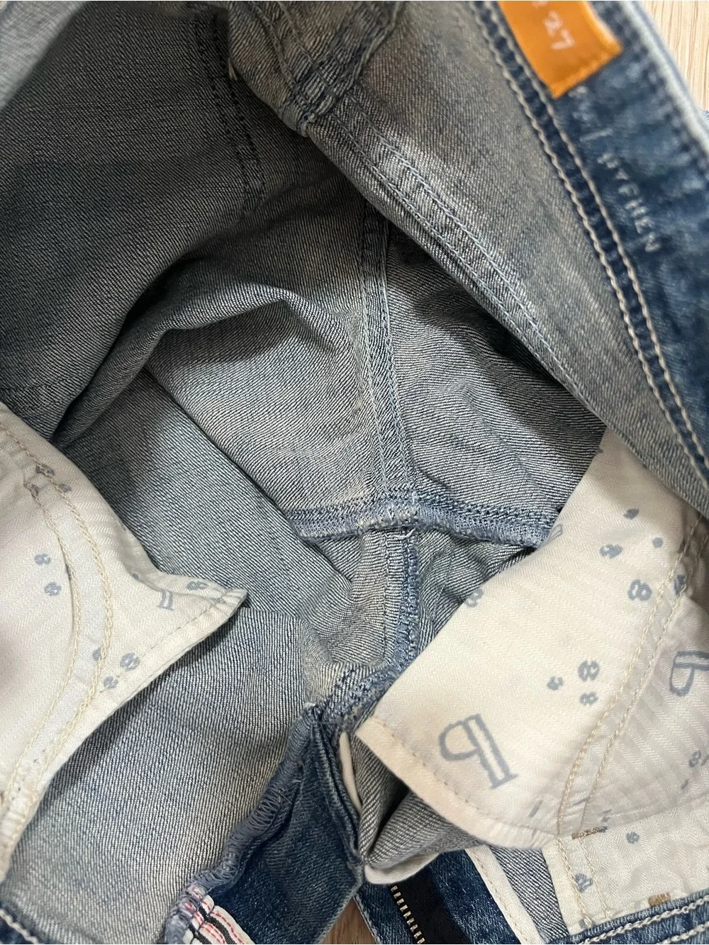 Pilcro and the Letterpress Hyphen Distressed Denim Shorts Size 27